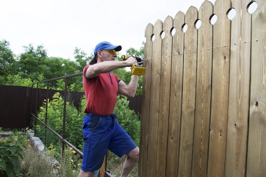 Choosing The Right Materials For Fence Repair Projects Lakeland, TN
